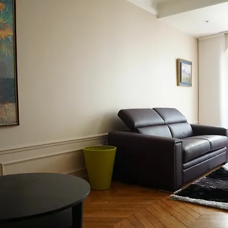 Apartment Ternes 2 Pieces 17 *