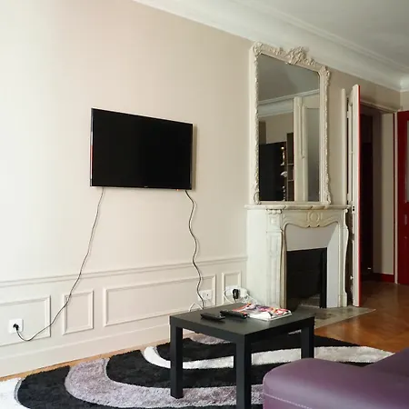 Apartment Ternes 2 Pieces 17 *